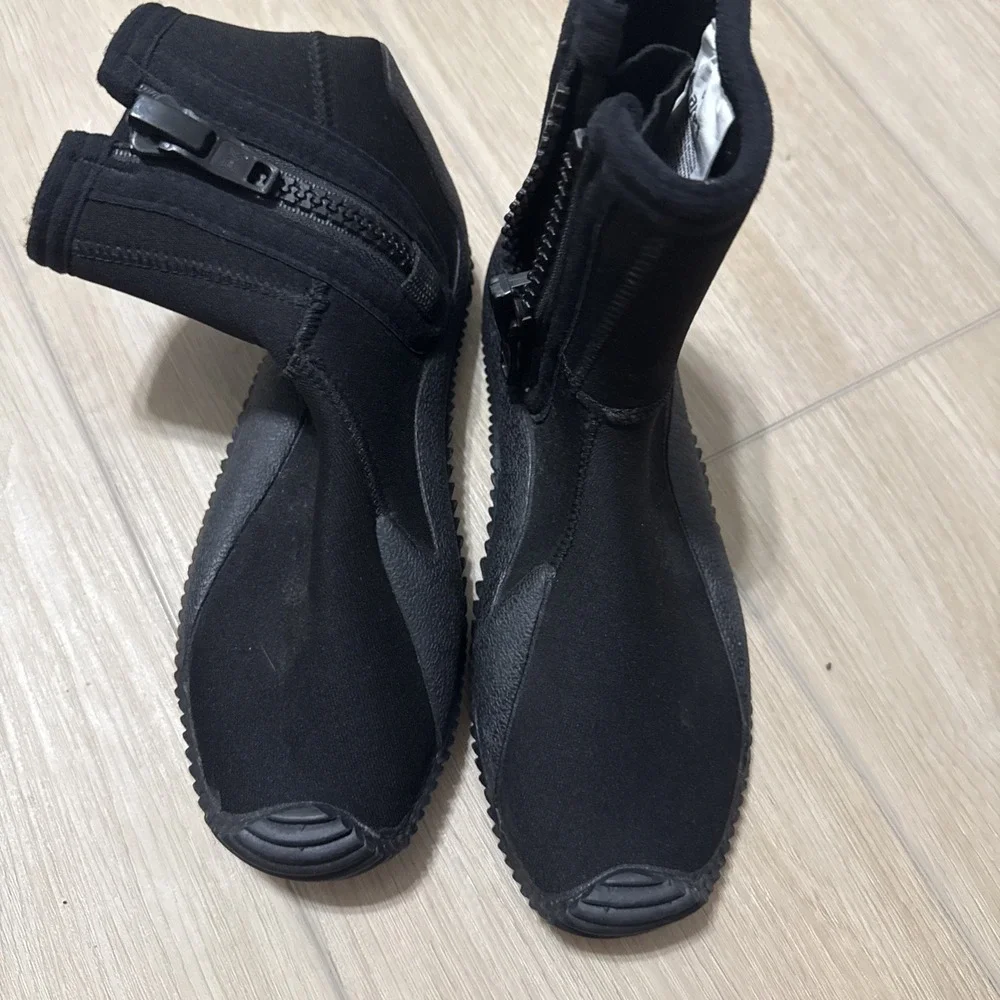 Mares Neoprene Scuba Dive Boots Black Mens Size 6 Side Zip Water Shoes